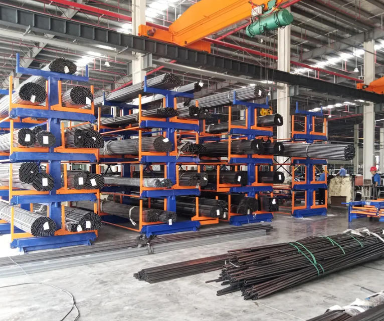 Manual telescopic heavy-duty cantilever rack